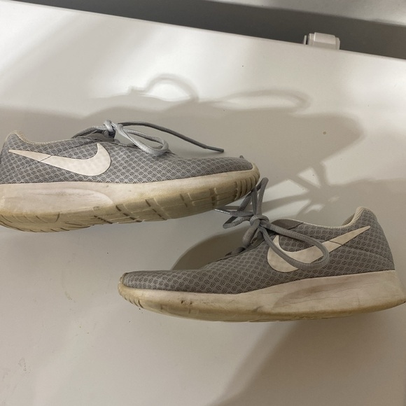6.5 gray Nikes - Picture 2 of 4